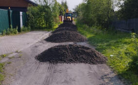 В трех деревнях Рахьинского поселения обновили дороги