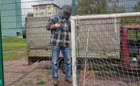 На стадионе в Лупполово отремонтировали футбольные ворота