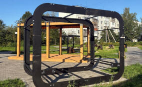 В новом общественном пространстве в Янино-1 устанавливают беседки