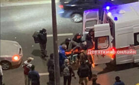 Машина сбила курьера на электровелосипеде в Мурино