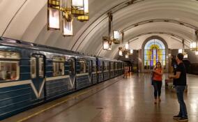 Школьник из Нового Девяткино упал на рельсы петербургского метро