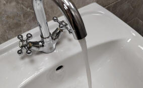 В Янино-1 отобрали пробу воды после жалоб от жильцов