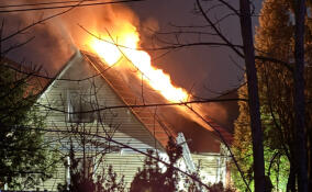 В Агалатово загорелся жилой дом