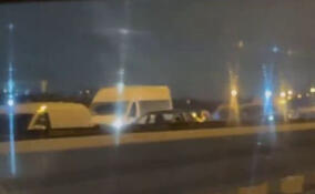 Пробка парализовала движение на КАД из-за массового ДТП