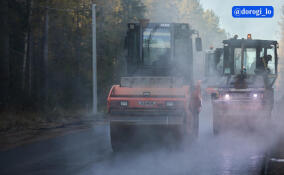 Рабочие завершают ремонт участка дороги Петербург – Матокса