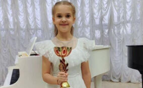 Школьница из Кудрово победила на вокальном конкурсе