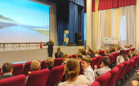 Спасатели пообщались с учащимися муринской школы