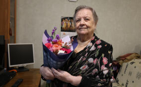 Жительницу Янино-1 поздравили с 85-летием