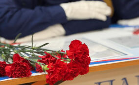 В Бугровской школе открыли Парту Героя