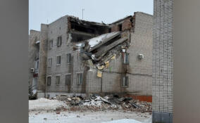 СМИ сообщили о гибели трех человек при обрушении здания военной полиции в Сертолово