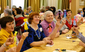 В Янино провели праздник Масленицы для пенсионеров