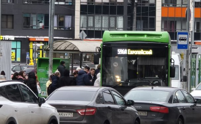 Мужчина распылил «перцовку» в салон автобуса в Кудрово