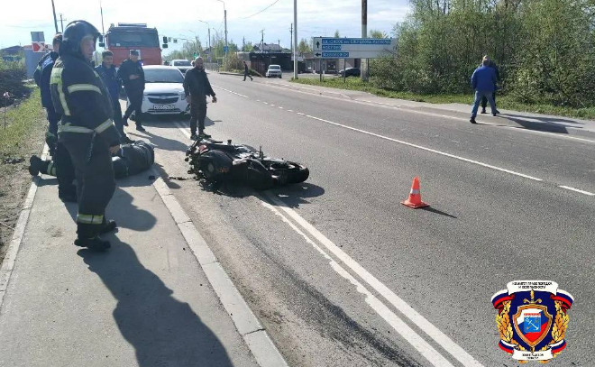 Легковушка столкнулась с мотоциклом в поселке им. Свердлова