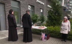 Жители Мурино вызвали священника из-за череды суицидов в доме