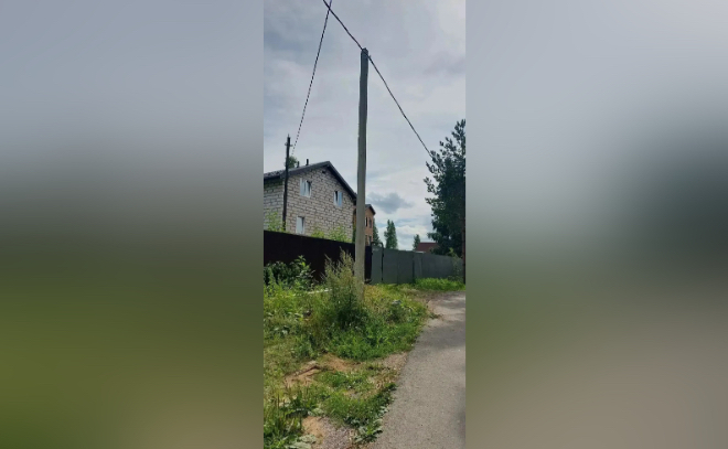 В Разметелево после жалобы губернатору выпрямили ЛЭП
